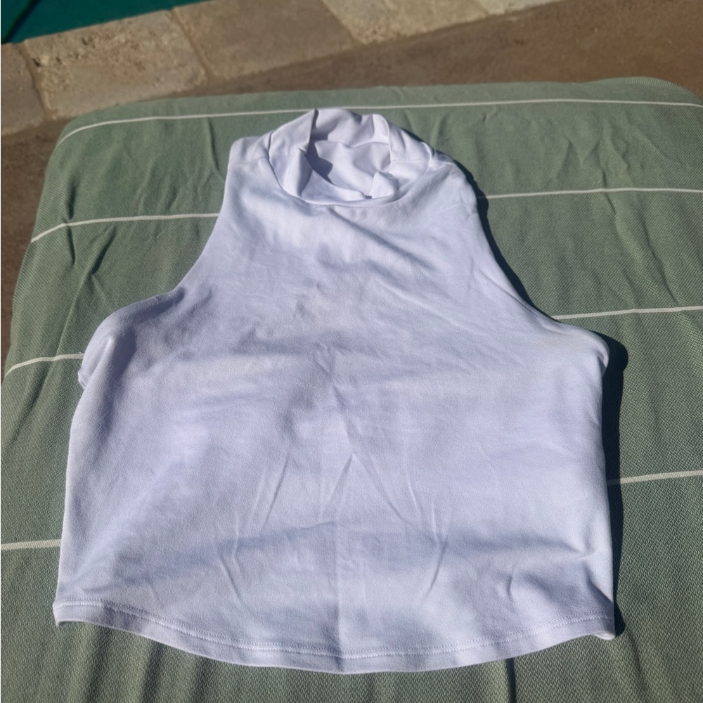 Alo White Sleeveless Turtleneck Top with shelf